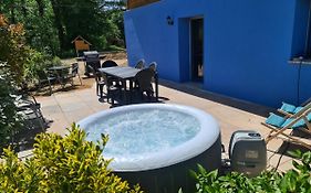 Agréable appartement avec Spa proche de la forêt